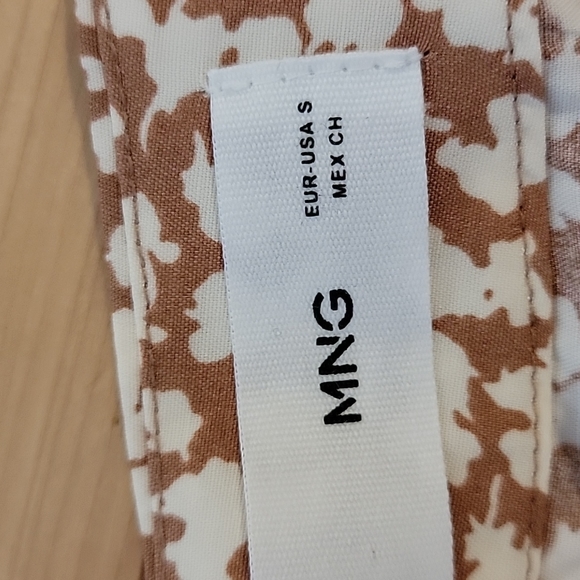 Gorgeous Mango high waisted skirt - Picture 1 of 4